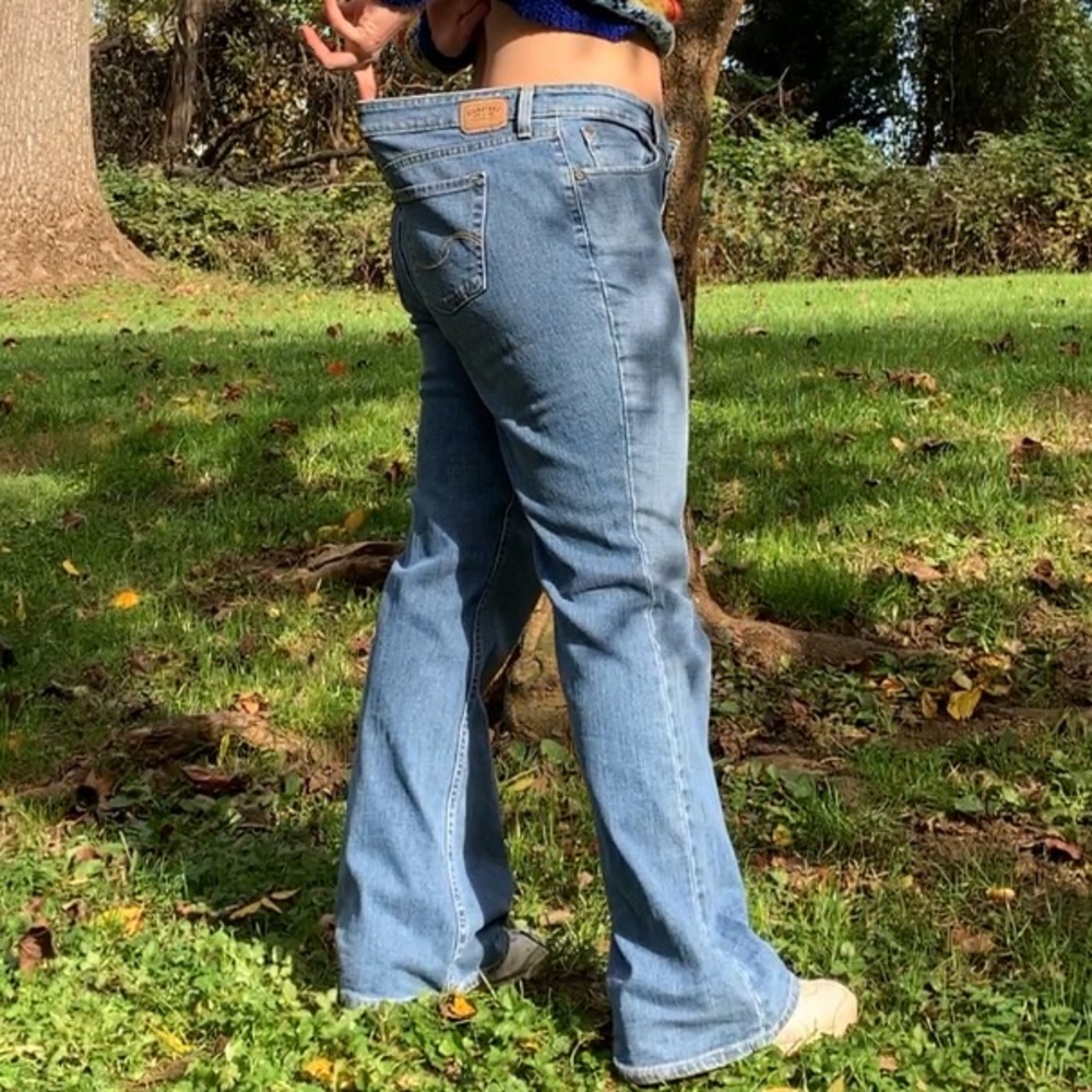 Low Rise Bootcut Levi’s 👖 🤠 - Picture 8 of 12